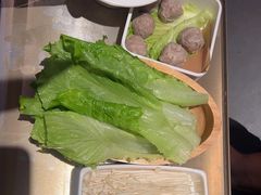 -左庭右院鲜牛肉火锅(金山万达店)
