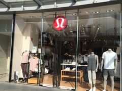 -lululemon(上海浦东IFC店)