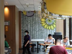 大堂-麦当劳(宝山大厦店)