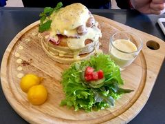 egg&nbsp;benedict-Fresh Fruit Factory - Fruit Cuisine Restaurant