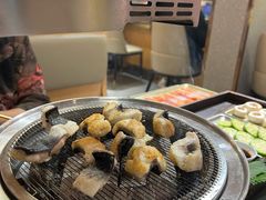 -围炉肉舍•炭烤活鳗•丹东海鲜烤肉(步行街店)