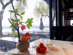 靠窗位-柳莺湖上·湖景餐厅·江南菜(西湖店)
