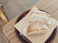 吞拿鱼贝果三明治-Oasis coffee燕谷咖啡(公信店)