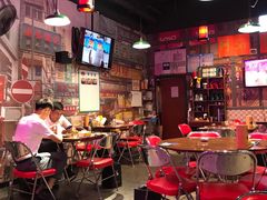 大堂-蚝堡海鲜·威海菜·海肠捞饭·烧烤·亚洲吃蚝公司(幸福门店)