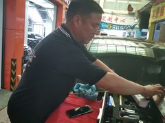 -鲨鱼皮汽车凹陷玻璃修复(静安店)