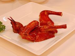 脆皮乳鸽-利苑酒家(合景国际金融广场店)