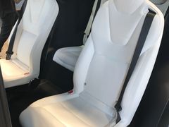 -TESLA 特斯拉(上海太古汇体验店)