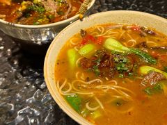 -粉八·云南米线·建水烧烤(常熟路店)