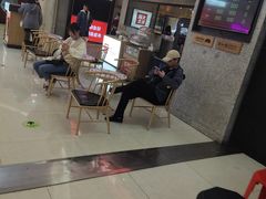 等位区-大碗先生(万家丽店)