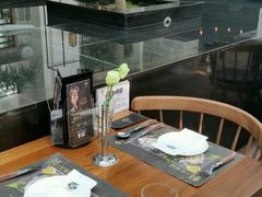 靠窗位-食间牛排(湖西路店)