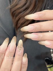 -花岐款式专研健康美甲沙龙