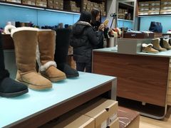 -UGG(燕莎奥特莱斯购物中心店)