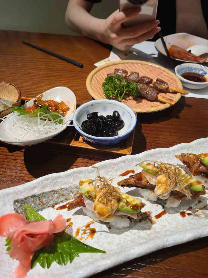 御味和食(椒江店"环境雅雅的,服务生说话也轻轻的,又不失热.