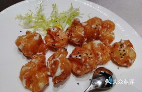 Tiger Prawn Balls with Salad Dressing