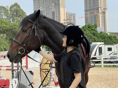 -名驭国际马术学院