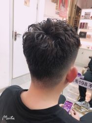 -托尼盖·烫发·染发·专业店