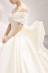 -Renee芮亦婚纱(原丽莎)