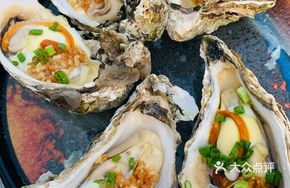 Egg and Quail Egg Steamed Oyster