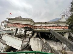 -四川汶川特大地震漩口中学遗址