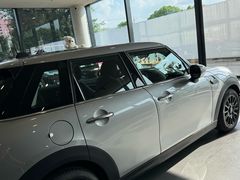 -上海宝诚中环BMW·MINI4S店