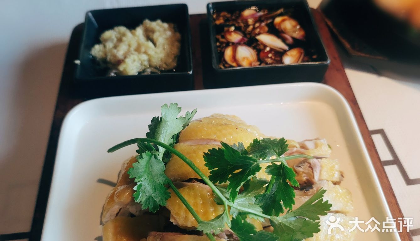 新派客家菜，新鲜食材，传统手艺。