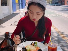 -FLOVIE FLORIST CAFE