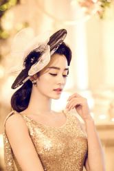 -现代经典婚纱摄影