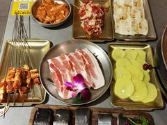 -围炉肉舍•炭烤活鳗•丹东海鲜烤肉(步行街店)