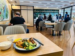 -上海宝信宝马4S店