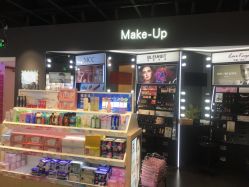 -唐三彩智能美妆体验馆