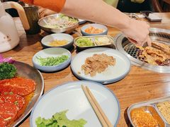 -明洞阿姨·韩式酱蟹烤肉·创意料理(三元桥店)