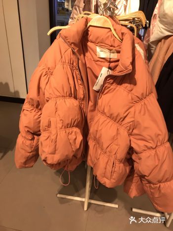 这家店的真的是一个宝藏店铺 门店地址更方便，也很大