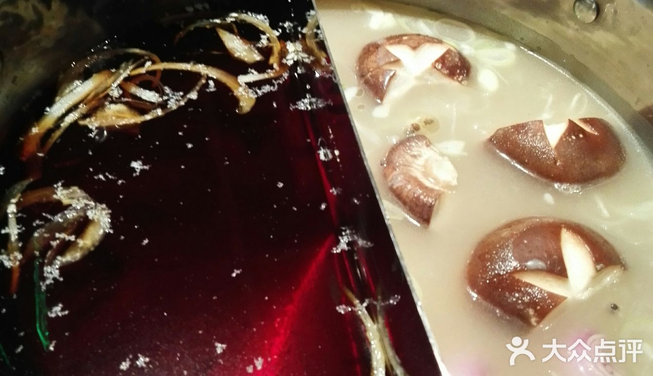 因为二人同行一人免单的原因吧 生意好到爆炸