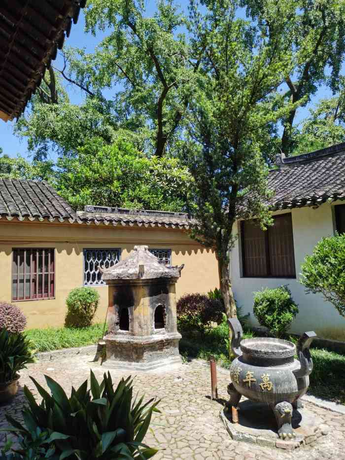 2人赞王啵啵2020年11月17日打分苏州西山,名胜古迹甚多,罗汉寺就是