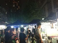 -吴山路夜市