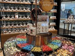 -Laderach 莱德拉(上海环贸iapm店)