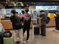 -麦当劳(上海虹桥站30B检票口楼上)