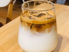 椰乳拿铁-C.Y Cafe