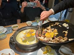 -一朵菌·野生菌探索家火锅(南亚店)