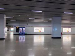 -龙溪路(地铁站)