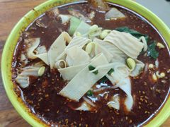 -不起眼麻辣烫凉皮店