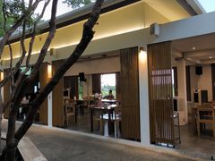 -Chom Cafe and Restaurant