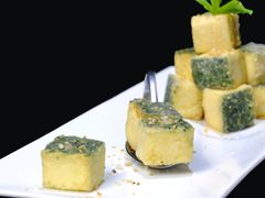 咸蛋黄碧绿豆腐-迪拜七星酒店·京港酒楼