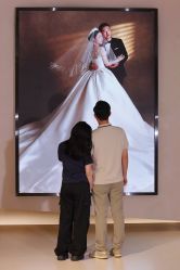 -乐派诗婚纱摄影