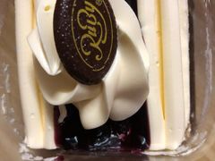 -红宝石·鲜奶小方·海派西点房(莘庄龙之梦店)