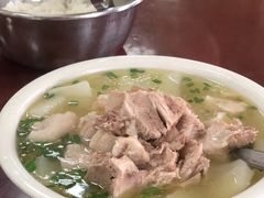 萝卜炖肘子-荣生萝卜汤饭店