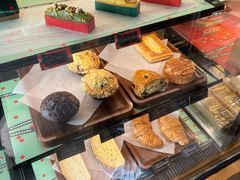 -星巴克臻选(莘庄仲盛店)