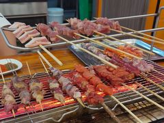 -哈尔滨小酒馆·鲜肉现穿自助烧烤(康新花园店)