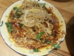 -拈签一笑黄牛肉辣卤串串
