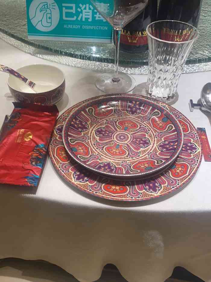 尹山湖壹号酒店·精品粤菜·宴会中心-"路过尹山湖看到的这家店,看